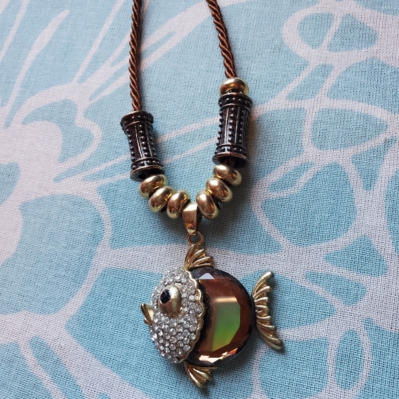 Jewelry - 💝Bead fish necklace
